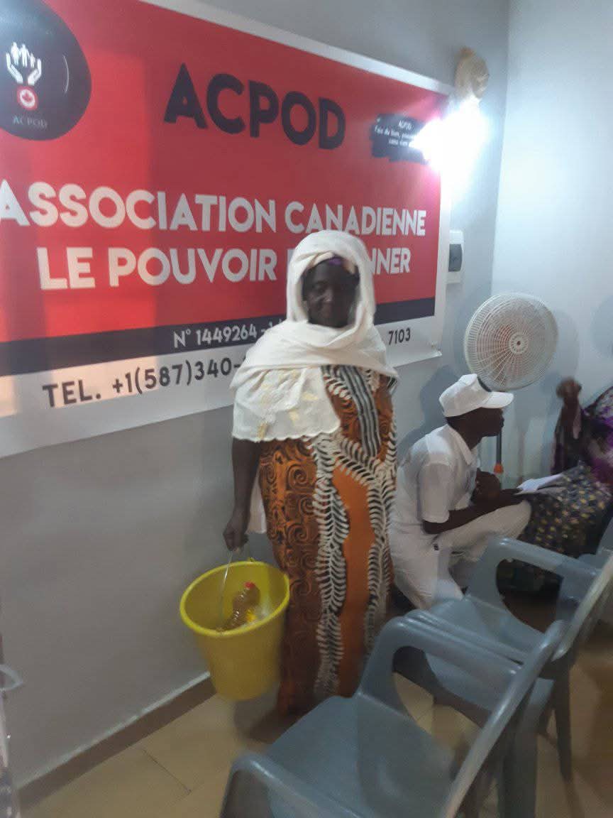 50 veuves et personnes de troisième âge